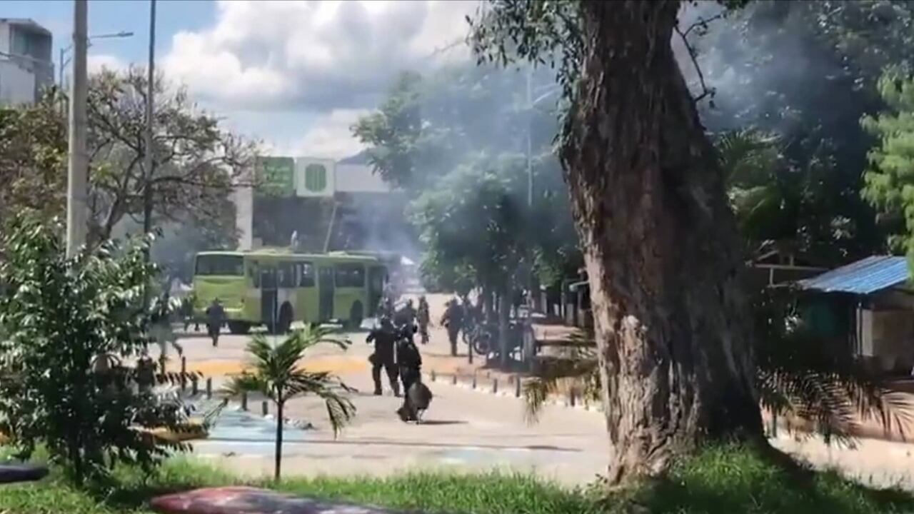 Disturbios en la entrada de la Universidad Industrial de Santander.