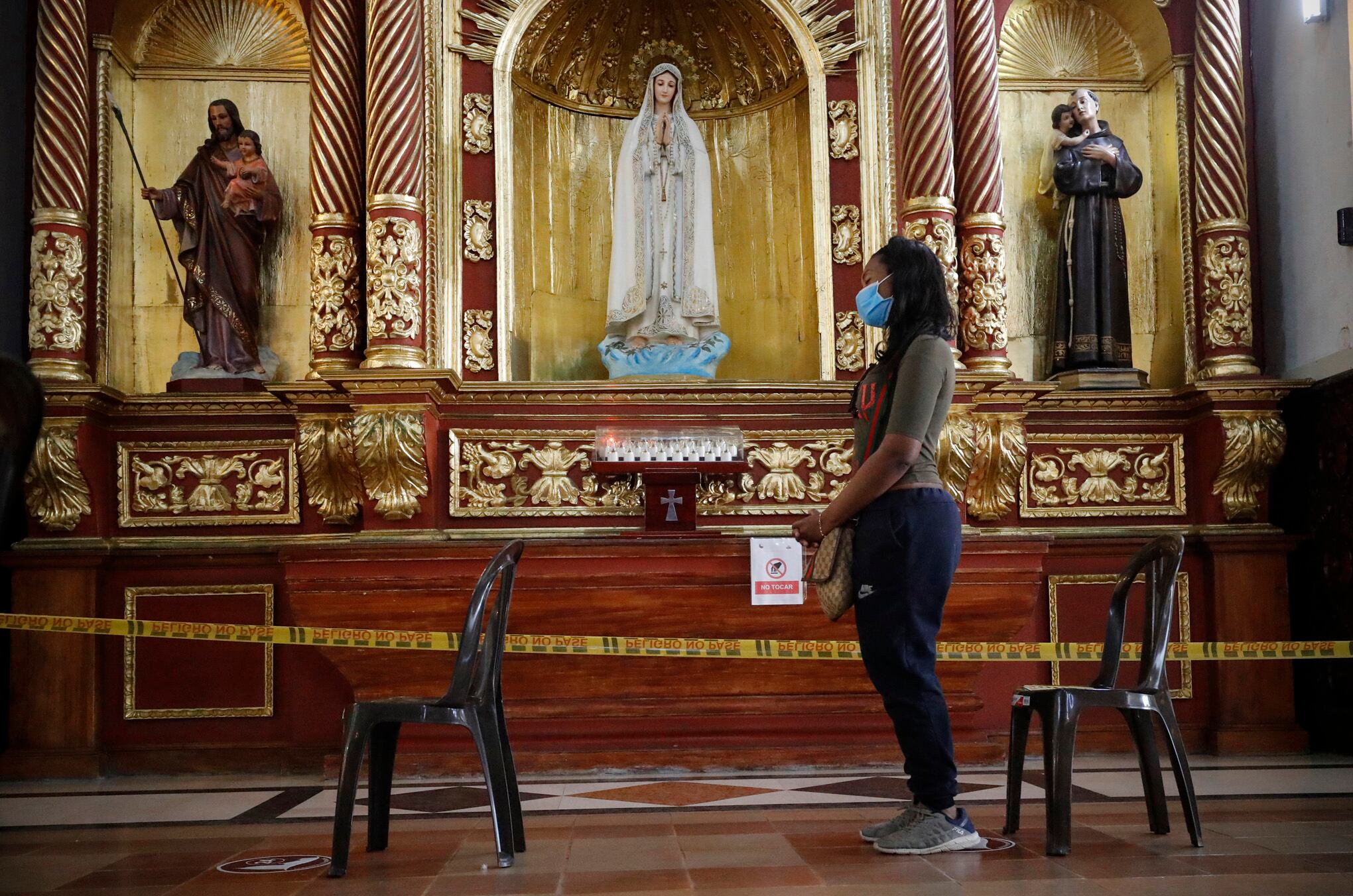 La parroquia de San Alfonso Maria de Ligorio -Señor de los Milagros reabrió sus puertas el 19 de septiembre tras seis meses de actos lotúrgicos realizados desde la virtualidad. Guillermo Torres Reina / Semana