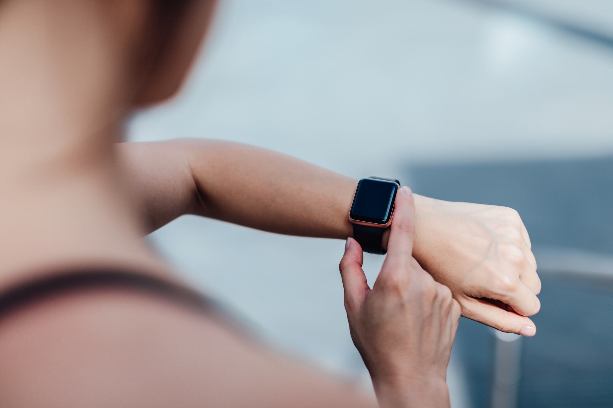 Los relojes inteligentes se han convertido en herramientas cotidianas para deportistas y personas que desean controlar su salud y bienestar.