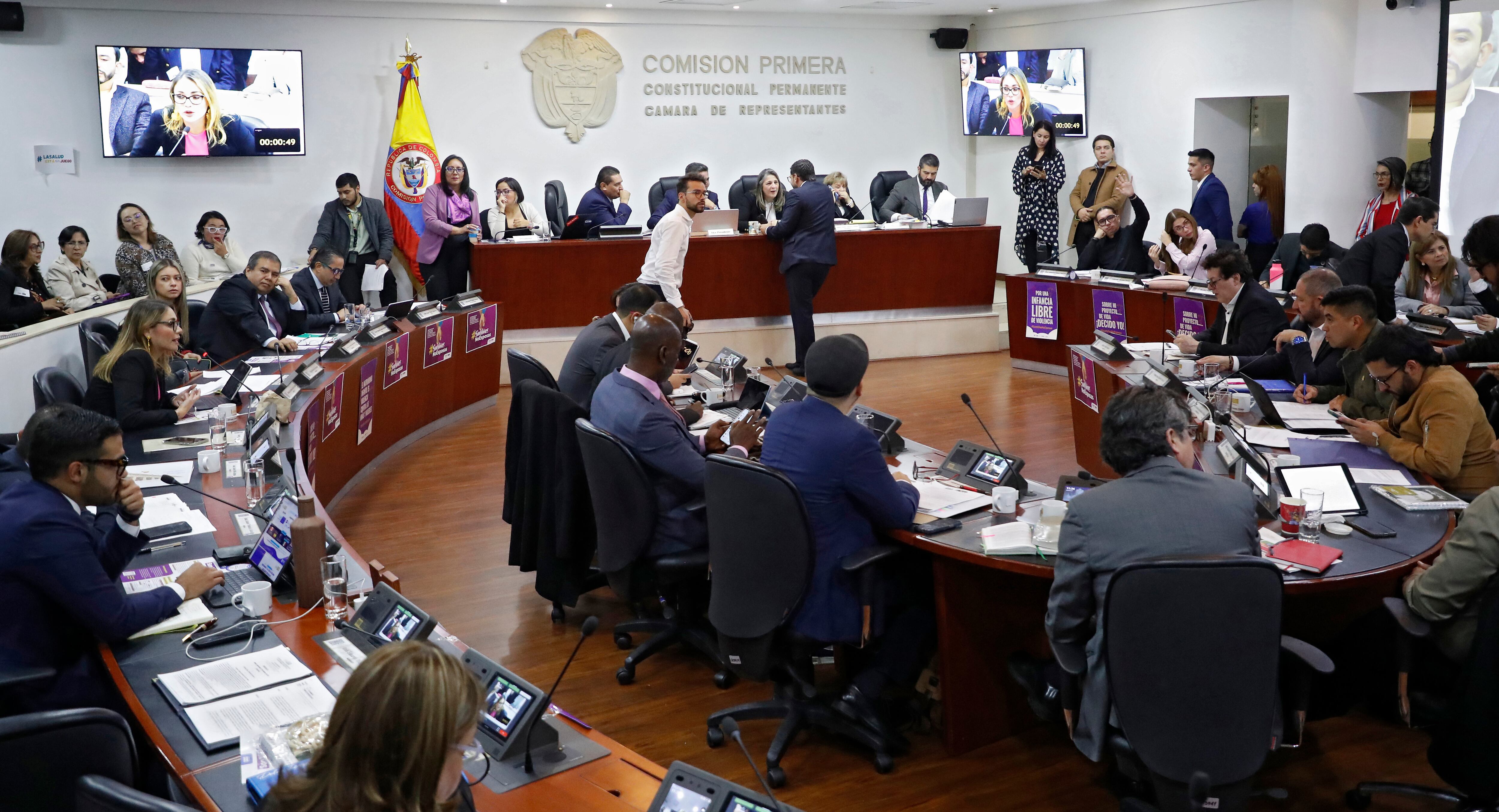 Comisión Primera de la Cámara de Representantes aprobó en primer debate La prohibición del matrimonio infantil  iniciativa es de autoría de las representantes Alexandra Vásquez, del Pacto Histórico, y Jennifer Pedraza, de Dignidad y Compromiso
Bogota febrero 27 del 2024
Foto Guillermo Torres Reina Semana