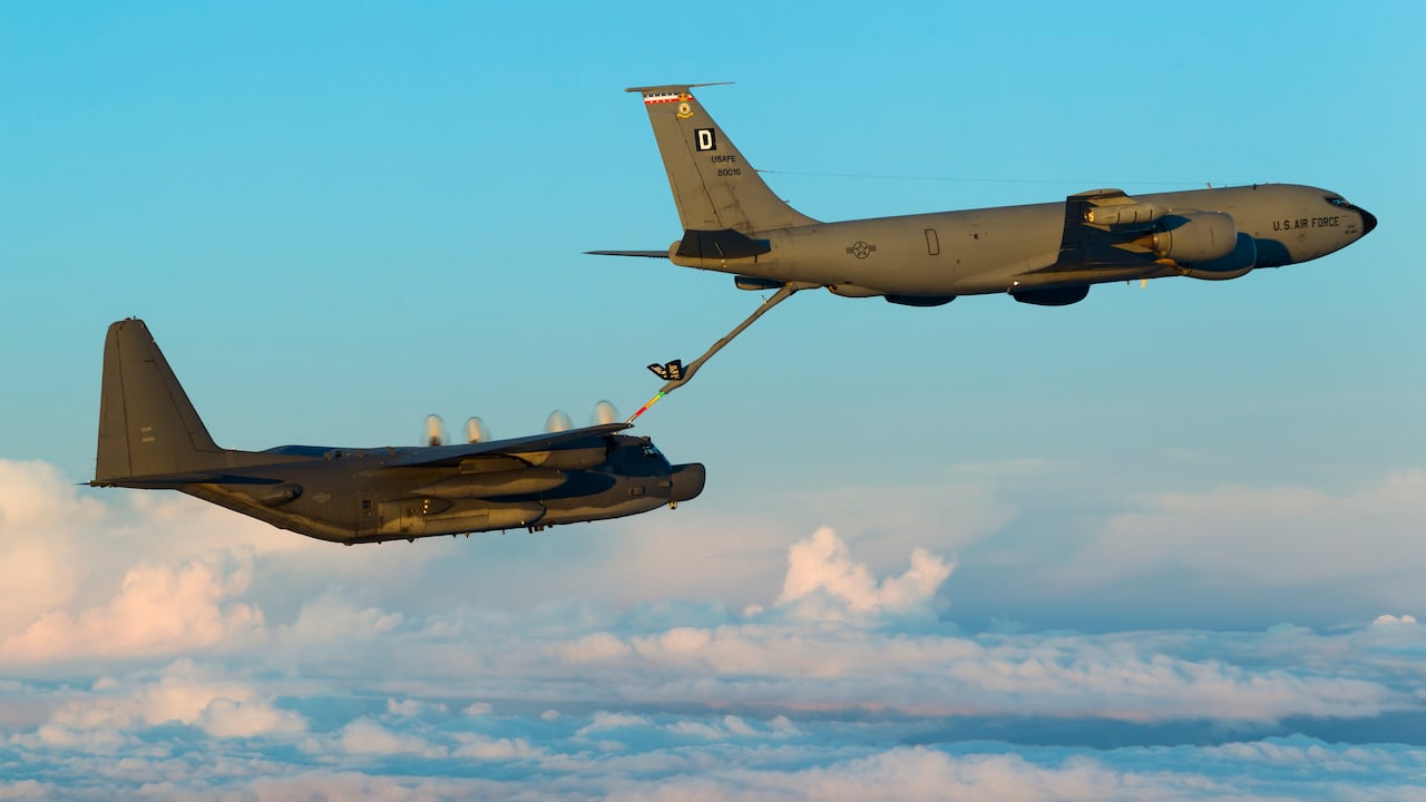 Un avión KC-135.