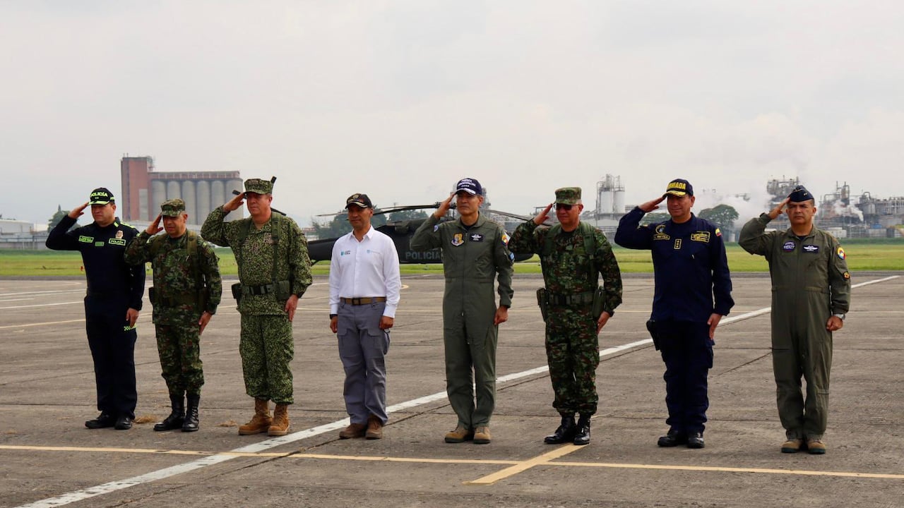 El ministro de Defensa, Pedro Sánchez, arribó en horas de la mañana de este domingo a Cali para participar de una reunión con las autoridades locales y departamentales.