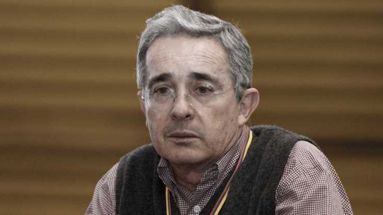Senador Álvaro Uribe Vélez.