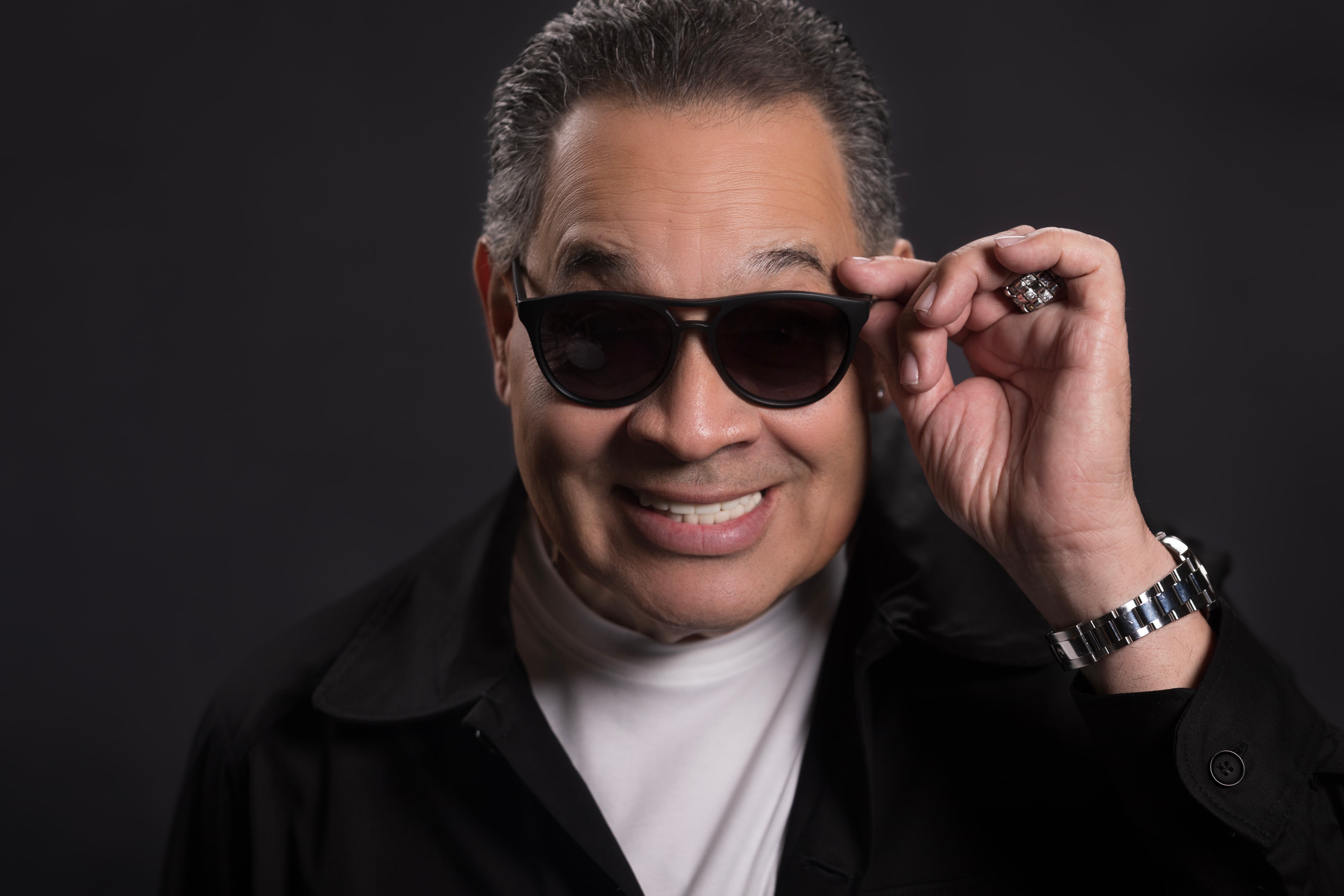 Tito Nieves presenta su nueva canción 'Soy' junto a Gilberto Santa Rosa.