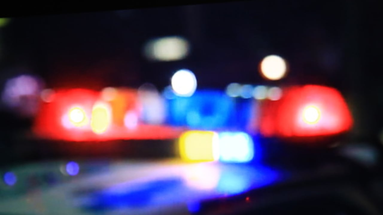 Hombre cayó desde una altura de 19 pisos en un edificio en Rusia y sobrevivió. Autoridades investigan la causa de la caída, y aplauden que el hombre pudiera sobrevivir.