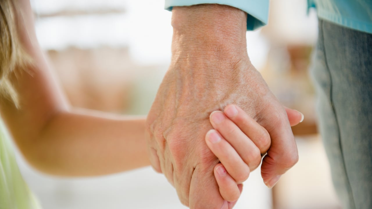 La madre de Florence está haciendo una recolecta para pagar el tratamiento de la menor.