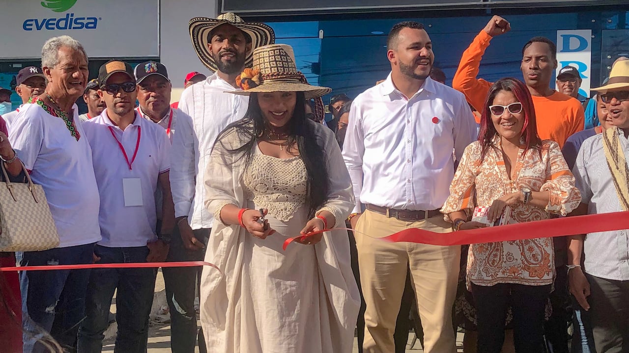 Senadora Martha Peralta inaugurando la 'Casa Mais' en Cartagena