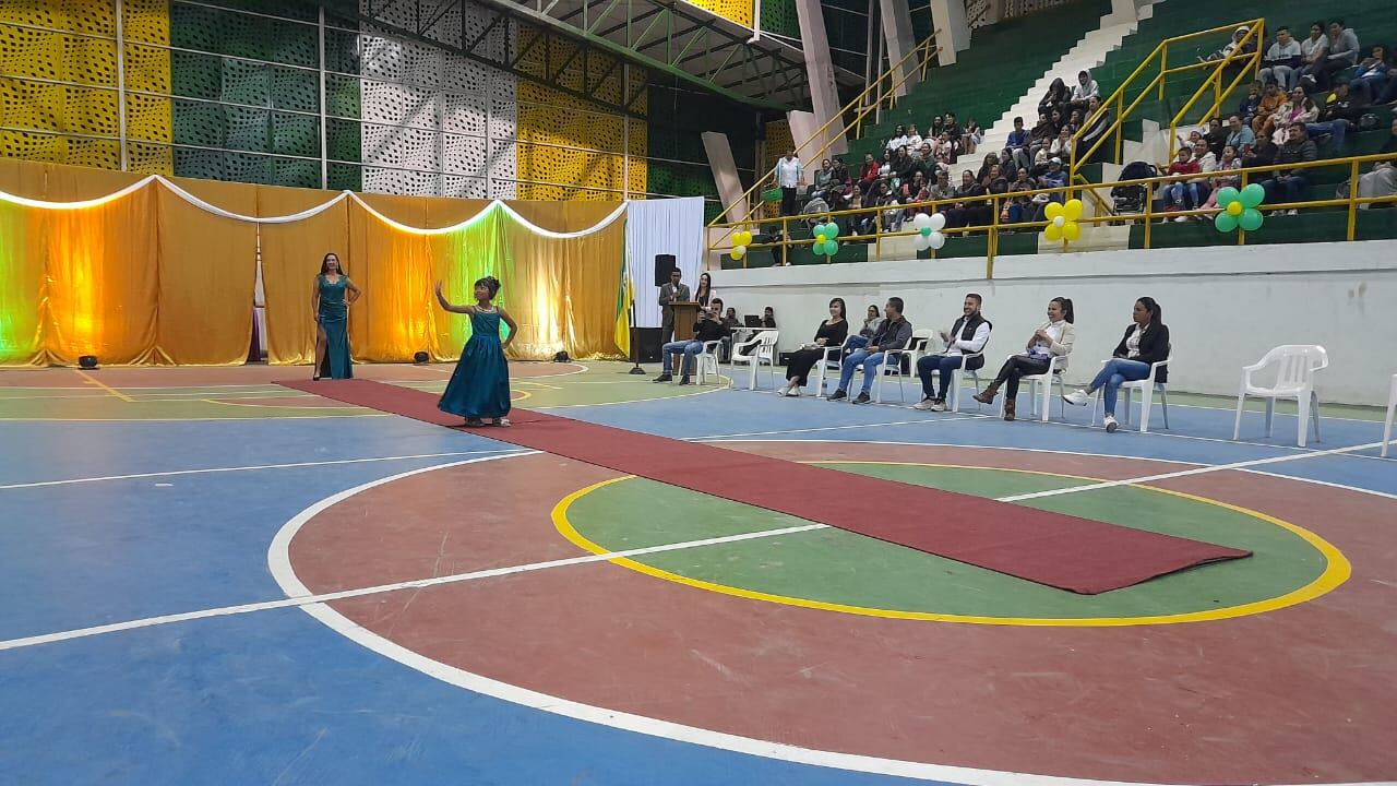Desfile de modas en Chipaque, Cundinamarca - 'Mujeres Tejedoras' con el apoyo del SENA y la Alcaldía Municipal.