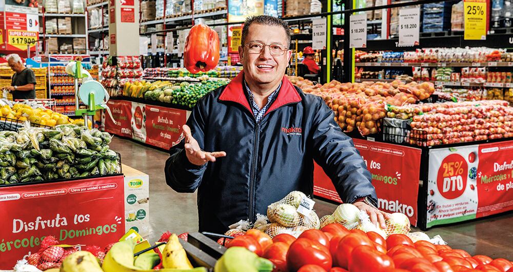 Nicolás TobónCEO de Makro Este ejecutivo paisa ha hecho carrera en Makro. Llegó como practicante y ha trabajado en distintos cargos de esta multinacional en Colombia, Brasil y Argentina. 