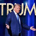 El presidente electo de Estados Unidos, Donald Trump, sube al escenario para pronunciar un discurso en los FOX Nation Patriot Awards, el 5 de diciembre de 2024, en Greenvale, Nueva York. (AP Foto/Heather Khalifa)