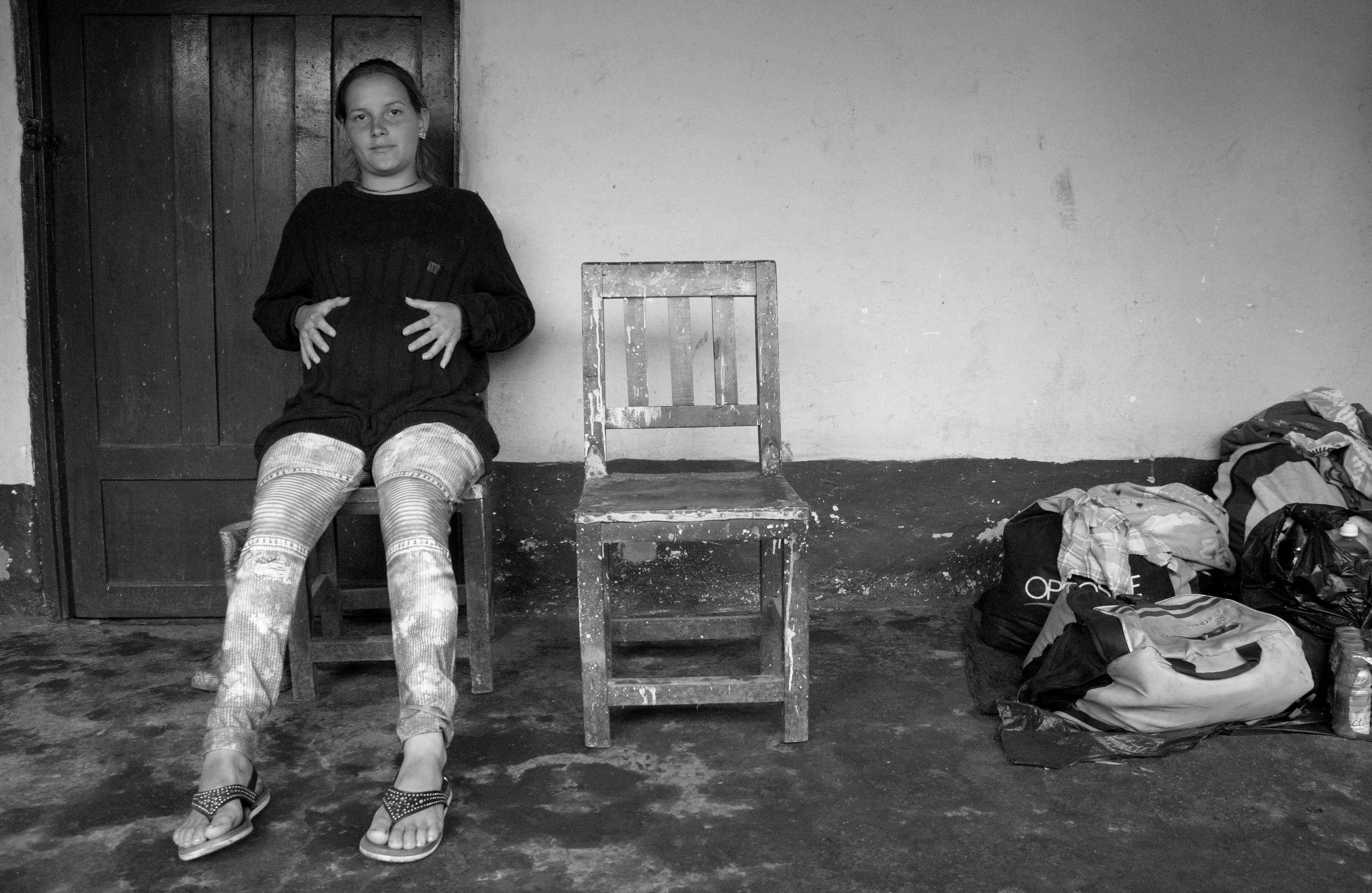 Liliana Romero: con ocho meses de embarazo, Liliana caminó más de tres días desde Venezuela. Ha ignorado síntomas como la fiebre, inflamación en sus piernas y pies. Aspira llegar a Cali o a Bogotá para encontrar una mejor atención médica en el parto de su bebé. 