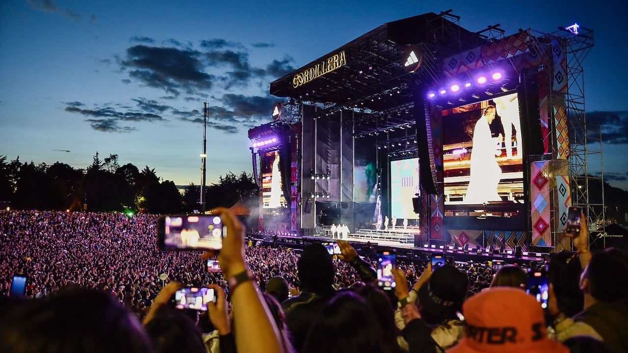 Así se vivió el primer día del Festival Cordillera: un ambiente cargado de música, baile y energía colectiva, donde miles de asistentes disfrutaron de los sonidos latinoamericanos.