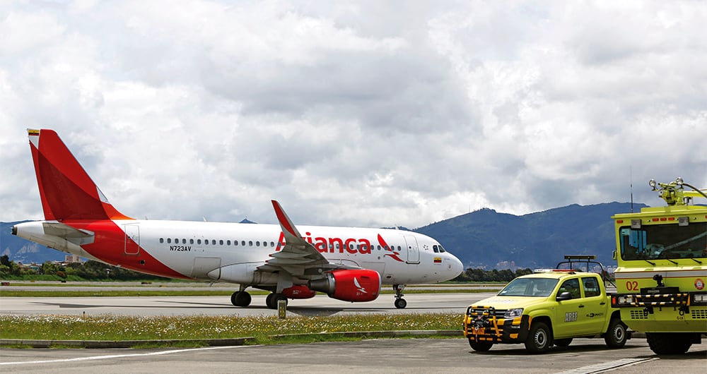  En medio del proceso de ajuste que vive Avianca, se informó que ahora ampliará la capacidad de sus aviones para transportar más pasajeros. La idea es pasar de 150 a 180 viajeros de acuerdo con los estándares internacionales.