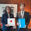 La representante de Unicef Colombia, Victoria Colamarco y el embajador de Japón en Colombia, Takasugi Masahiro.