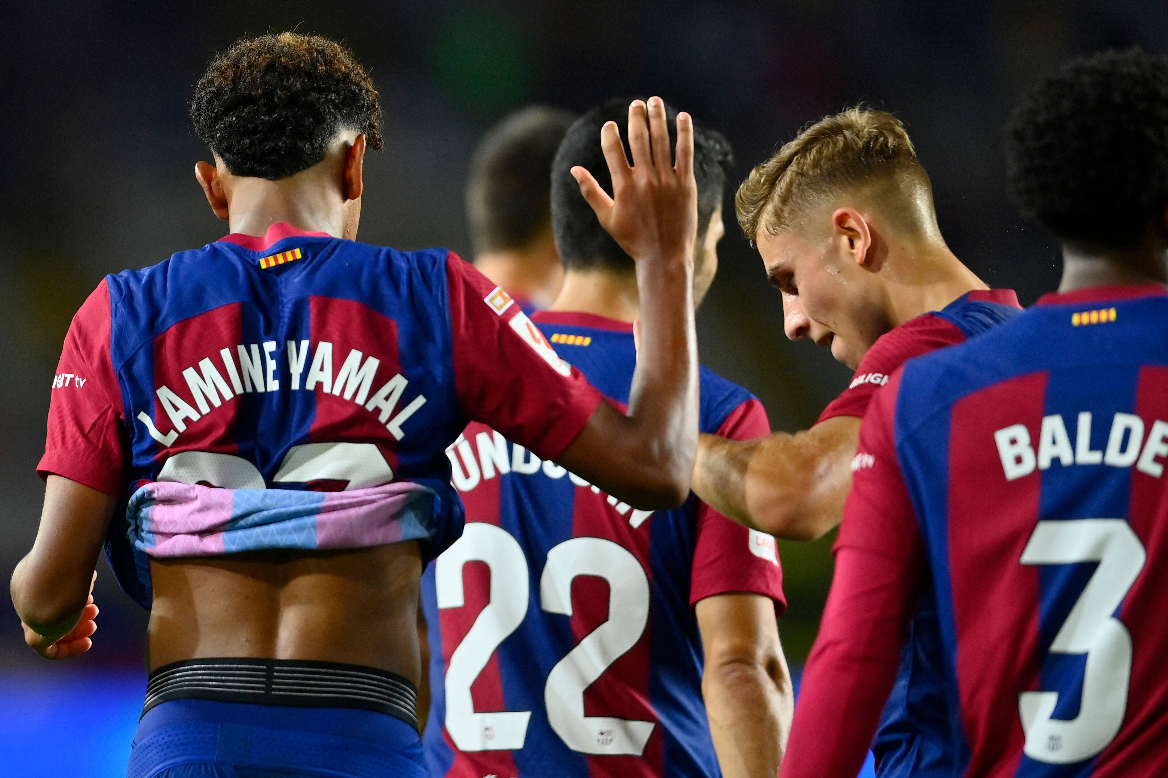 Barcelona derrotó por la mínima diferencia al Sevilla y recuperó el liderato de la liga