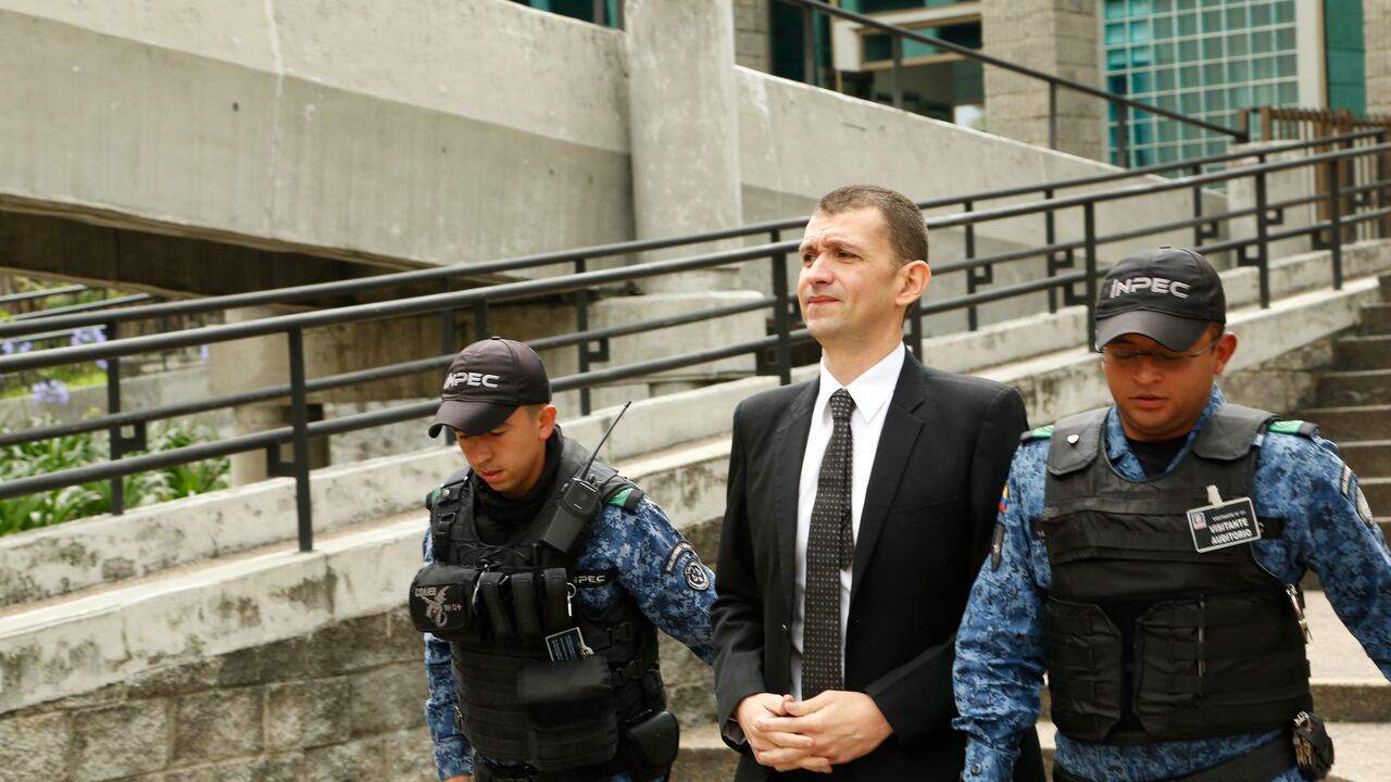 ex contratista Emilio Tapia ante la Sala Penal de la Corte Suprema de Justicia en el desarrollo del juicio que se le adelanta al ex senador Ivan Moreno Rojas por el casrrusel de la contratacion en Bogota
DIC 3 2013
FOTO GUILLERMO TORRES REVISTA SEMANA