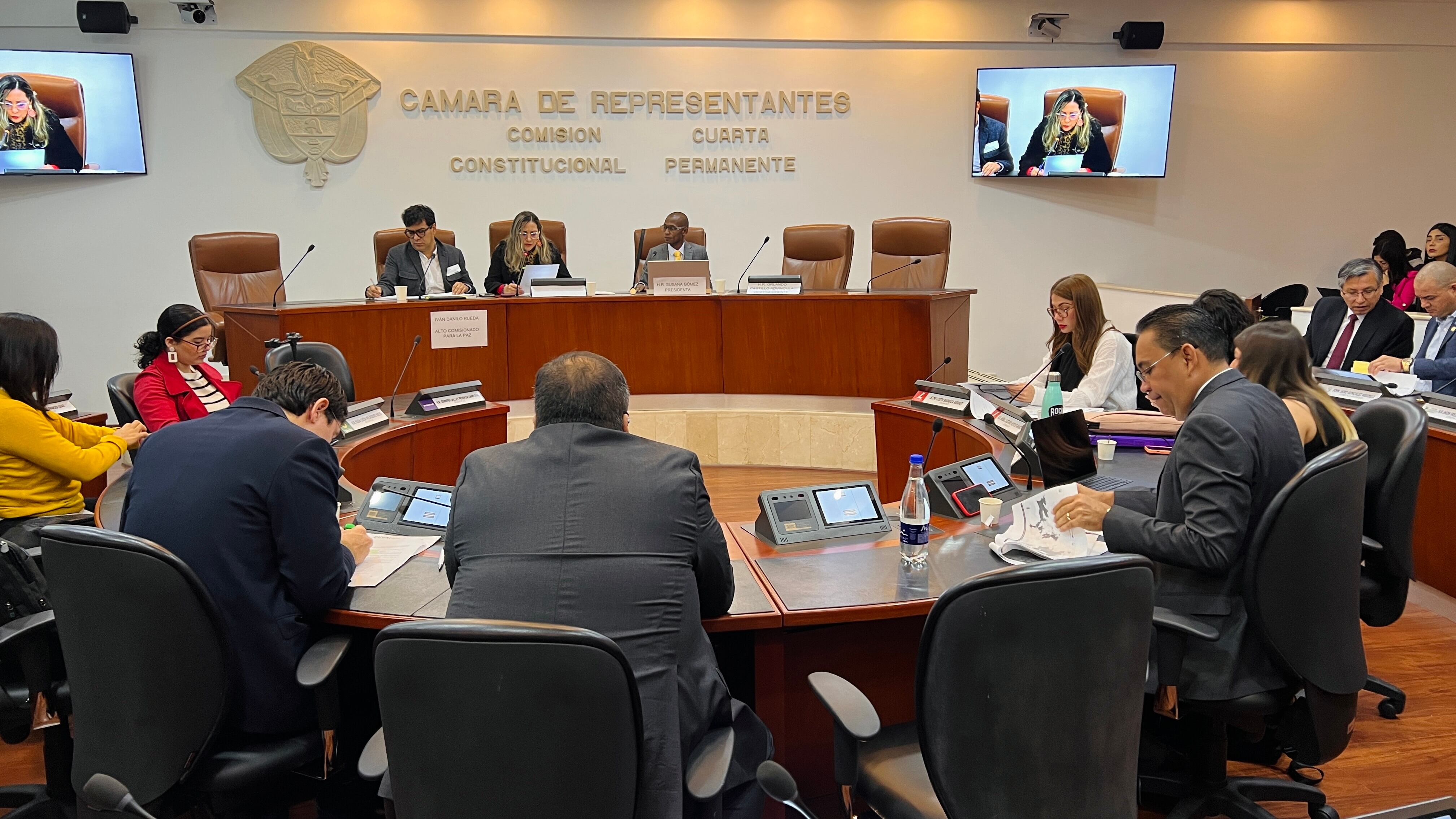 Debate a la Paz Total en la Comisión de Derechos Humanos de la Cámara de Representantes. La congresista Catherine Juvinao pidió la renuncia del Comisionado de Paz, Danilo Rueda.
