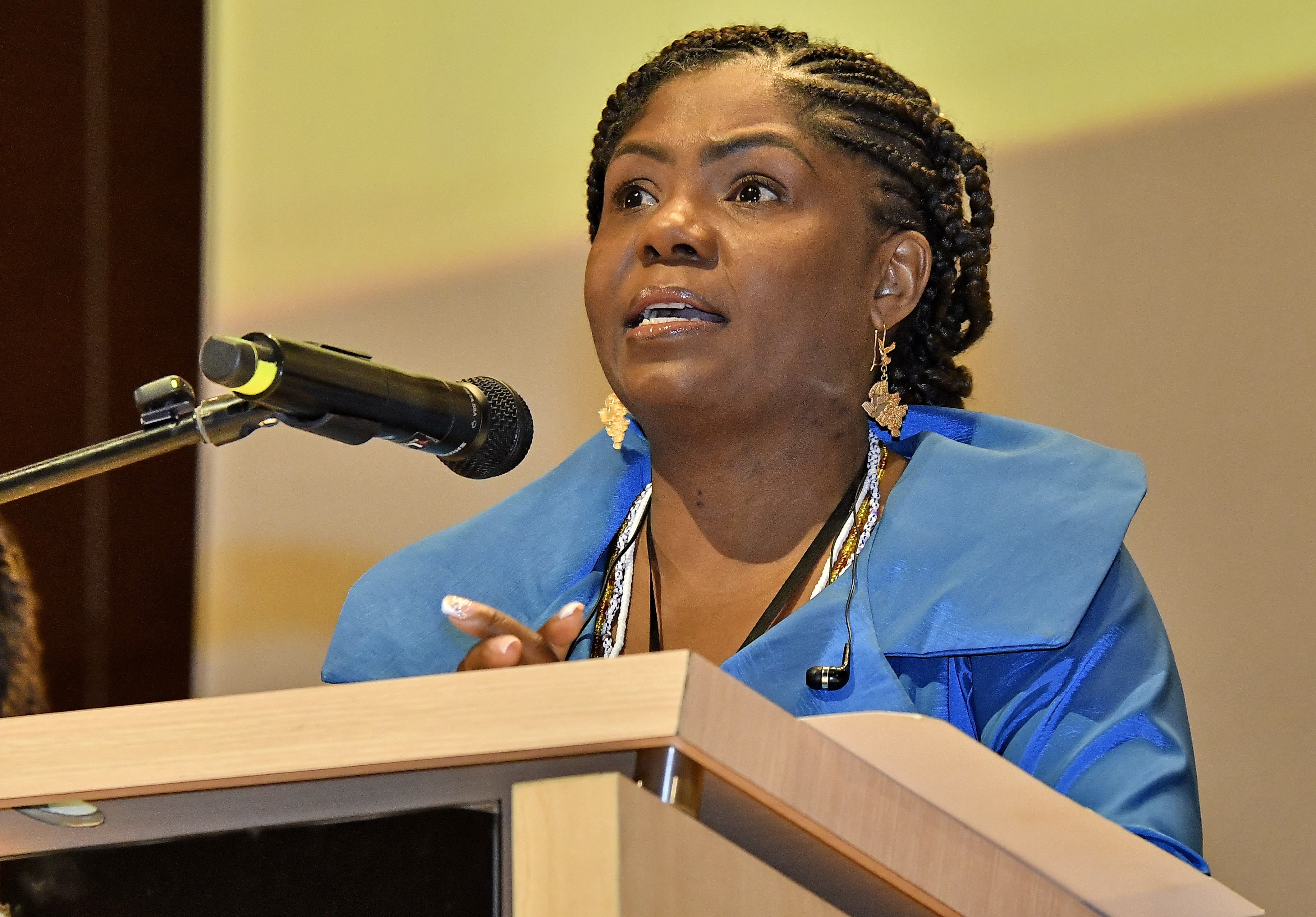 La vicepresidenta de Colombia, Francia Márquez, durante una visita a la ciudad de Cali este viernes, 25 de julio, se refirió a la polémica suscitada entre el Ejecutivo nacional, liderado por Gustavo Petro, y su persona.