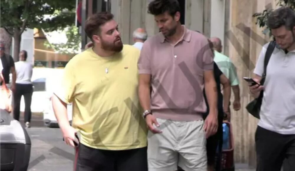 Los españoles fueron captados por Europa Press mientras andaban por Barcelona.