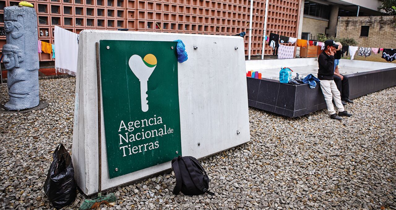 La Agencia Nacional de Tierras aseguró que sus contratistas no han recibido el salario por la tardanza en el giro del Ministerio de Hacienda.