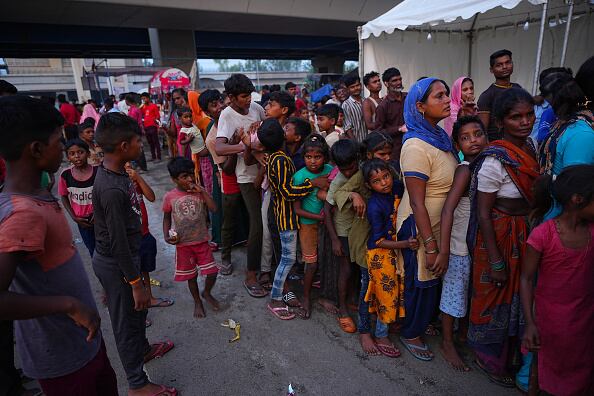 egún las estimaciones de la agencia procedentes de las 79 naciones donde opera, hasta 783 millones de personas — uno de cada 10 habitantes del planeta — se acuesta con hambre cada noche.