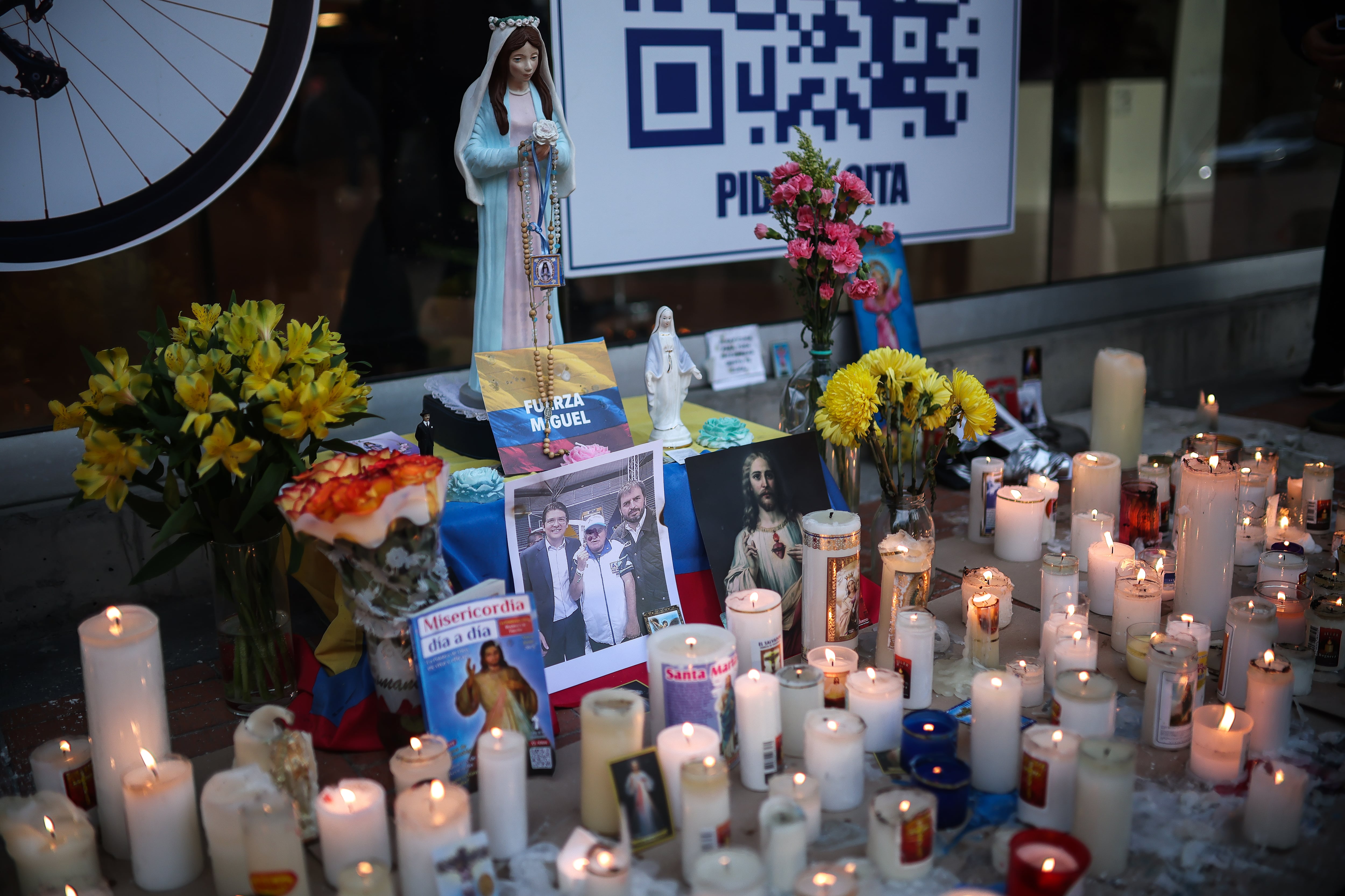 Jornada de oración por la salud de Miguel Uribe Turbay en la Fundación Santa Fe