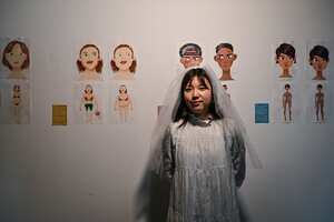 En lo momentos más fuertes de su anorexia, Zhang Qinwen pesaba 28 kilos, se le caía el cabello, apenas podía caminar y tenía problemas de visión. Estuvo al borde de la muerte.