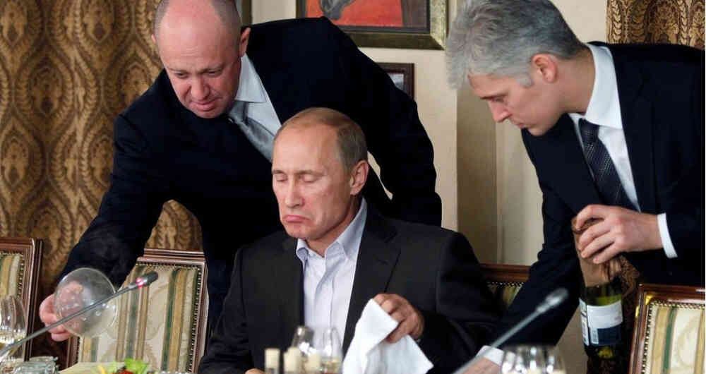 Yevgeny Prigozhin, a la izquierda, es conocido como "el chef de Vladimir Putin" Foto:Reuters/BBC