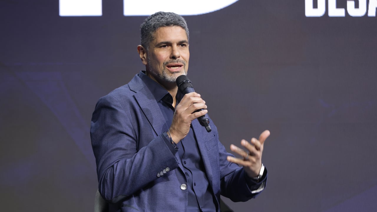 Carlos Malatesta, Empresario y altruista.