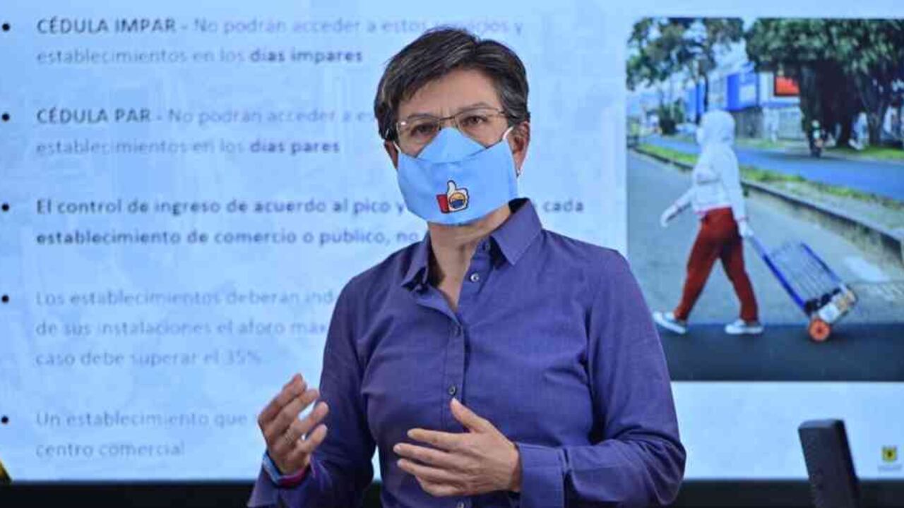 La alcaldesa Claudia López confirmó que la velocidad de contagio de la covid-19 viene bajando en Bogotá. Foto: Alcaldía