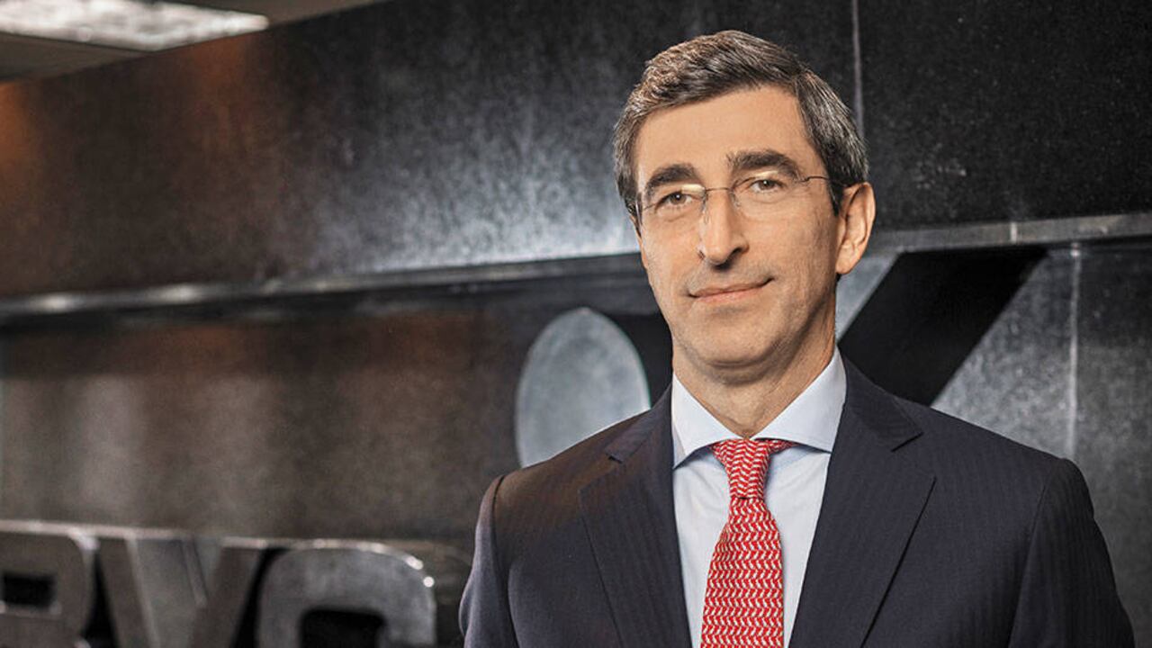 El presidente de la BVC, Juan Pablo Córdoba, reconoce que el mercado de capitales no le está dando la bienvenida al pequeño inversionista y que se debe construir un modelo de negocio para que pueda participar en este. Juan Pablo Córdoba Presidente de la Bolsa de Valores de Colombia