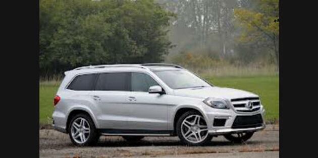 Mercedes Benz GLK: Este carro cuenta con encendido automático de luces, retrovisores eléctricos, térmicos, antideslumbrantes. 