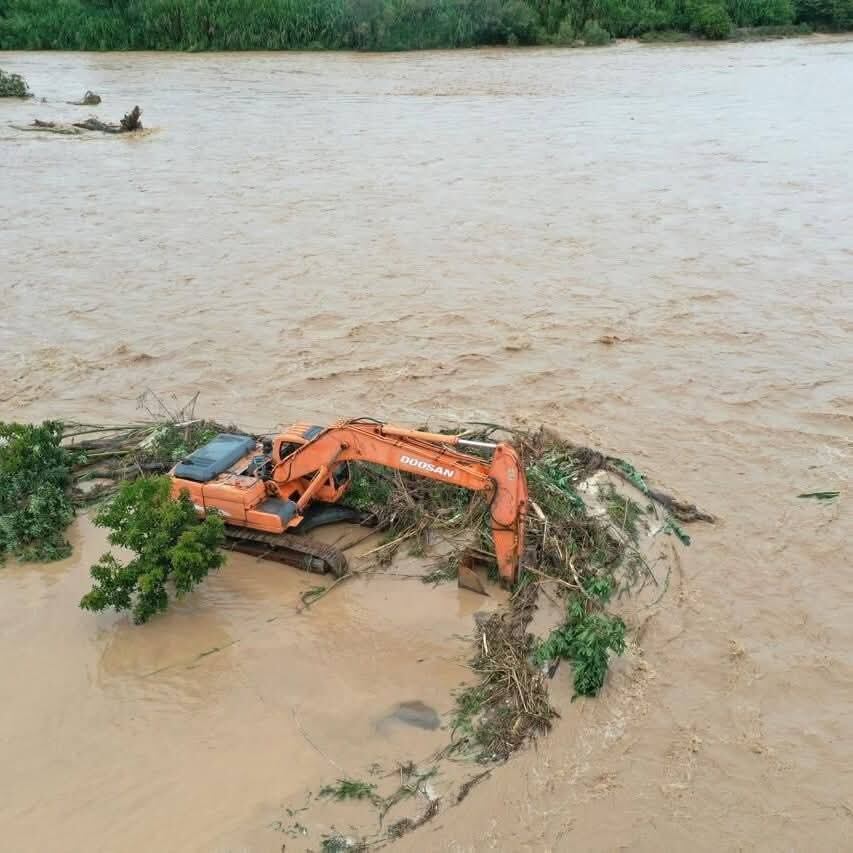 Desbordamiento del Río en Suaza, Huila.