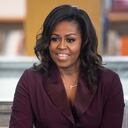 TACOMA, WASHINGTON - 24 DE MARZO: Michelle Obama habla con un grupo local de libros sobre su libro "Becoming" en la sucursal principal de la Biblioteca Pública de Tacoma el 24 de marzo de 2019 en Tacoma, Washington. (Foto de Jim Bennett / Getty Images)