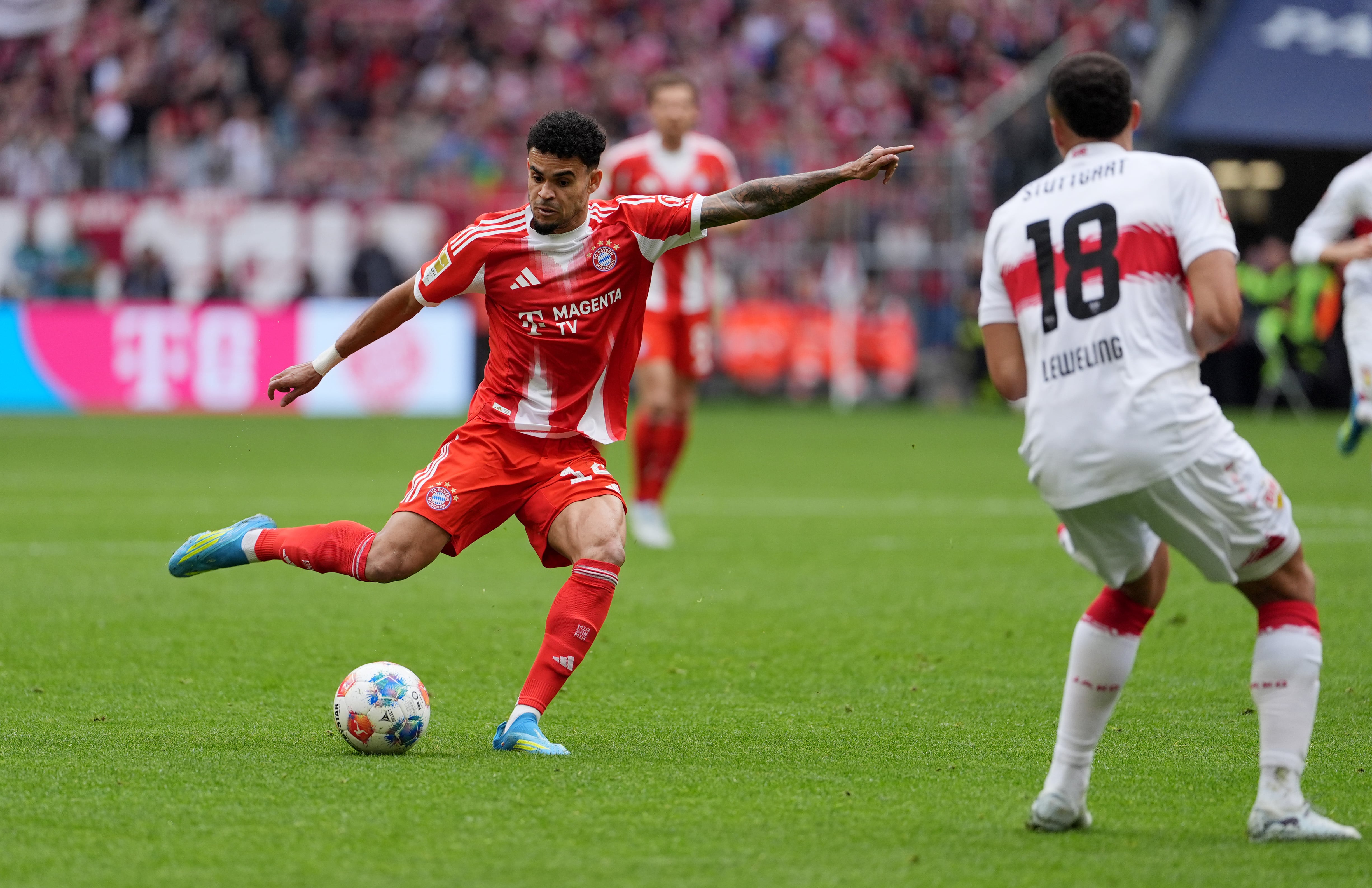 Luis Díaz vs. Stuttgart. El colombiano fue titular en la consagración de la Bundesliga para Bayern Múnich