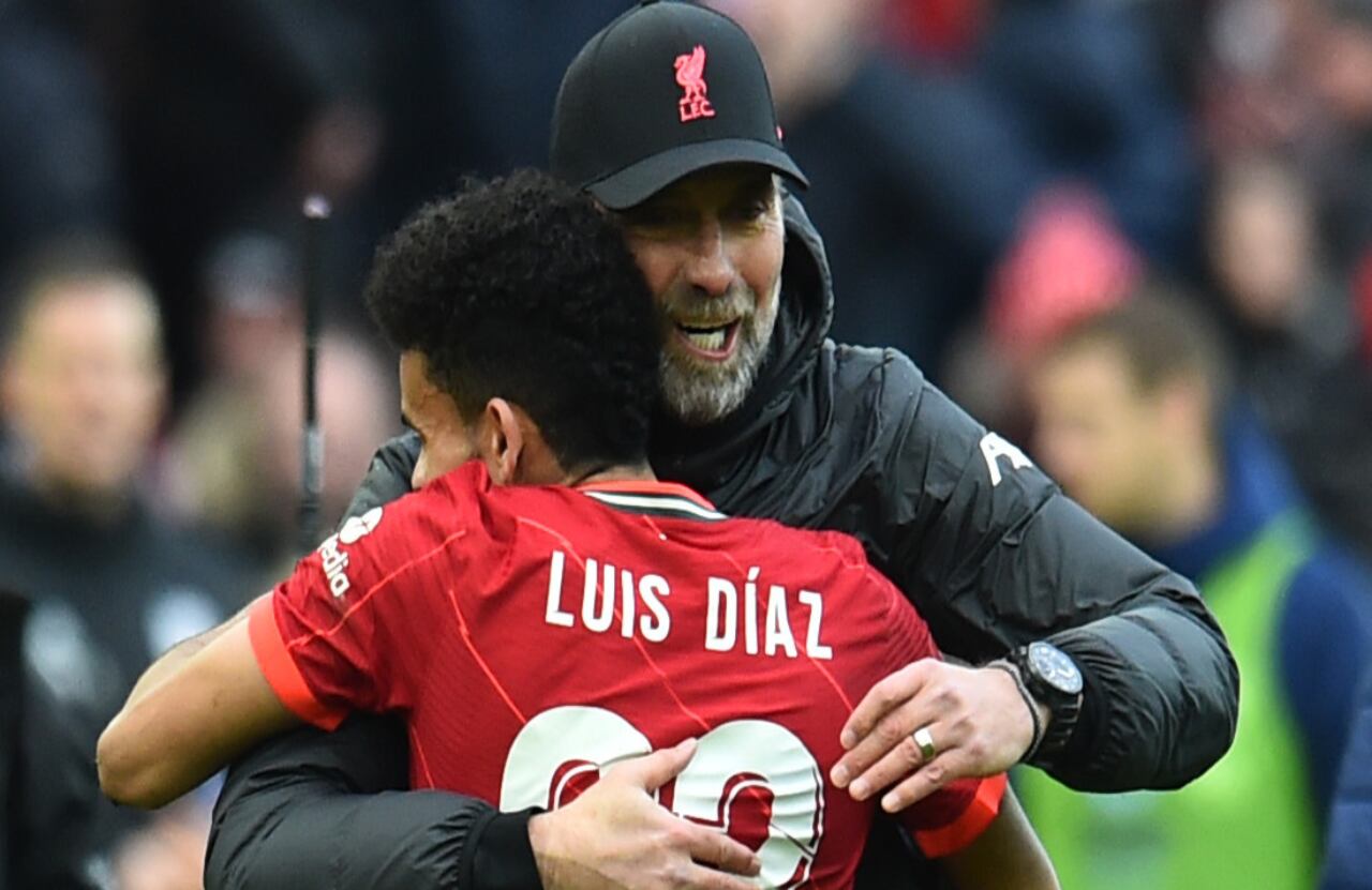 Luis Díaz y Jürgen Klopp juntos en Liverpool.
