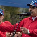 El presidente de Venezuela, Nicolás Maduro (derecha), y el vicepresidente de Venezuela, Tareck El Aissami (i),