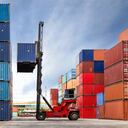 La empresa EContainers ha comenzado a activar un plan para frenar el cuello de botella, abasteciendo la cadena logística con una flota propia.