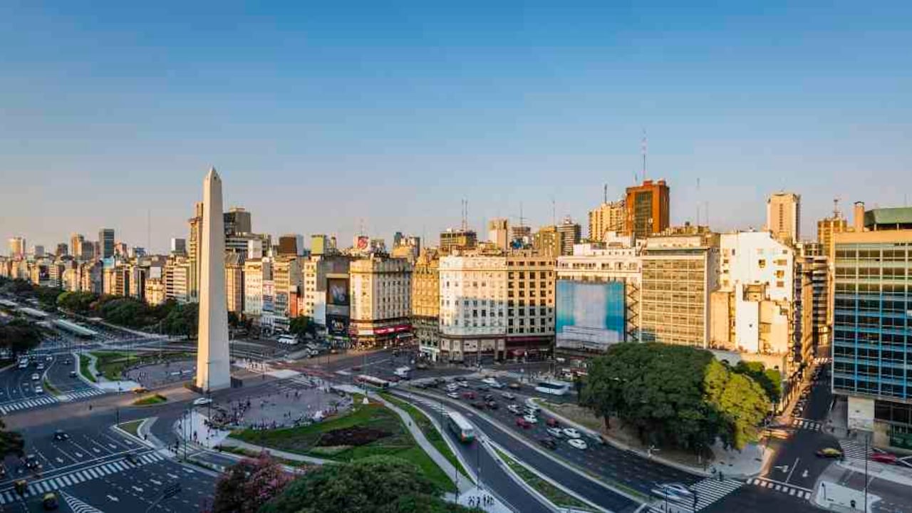Acuerdo entre Argentina y acreedores sobre reestructuración de deuda.