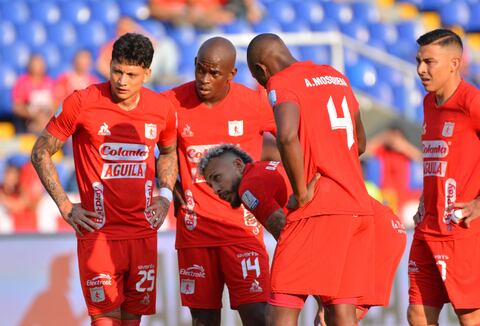 América derrota al Junior y lo deja fuera de la final. El cuadro vallecaucano se impuso por 1 a 0 con gol de Andrés Mosquera. Foto Jorge Orozco / El País.