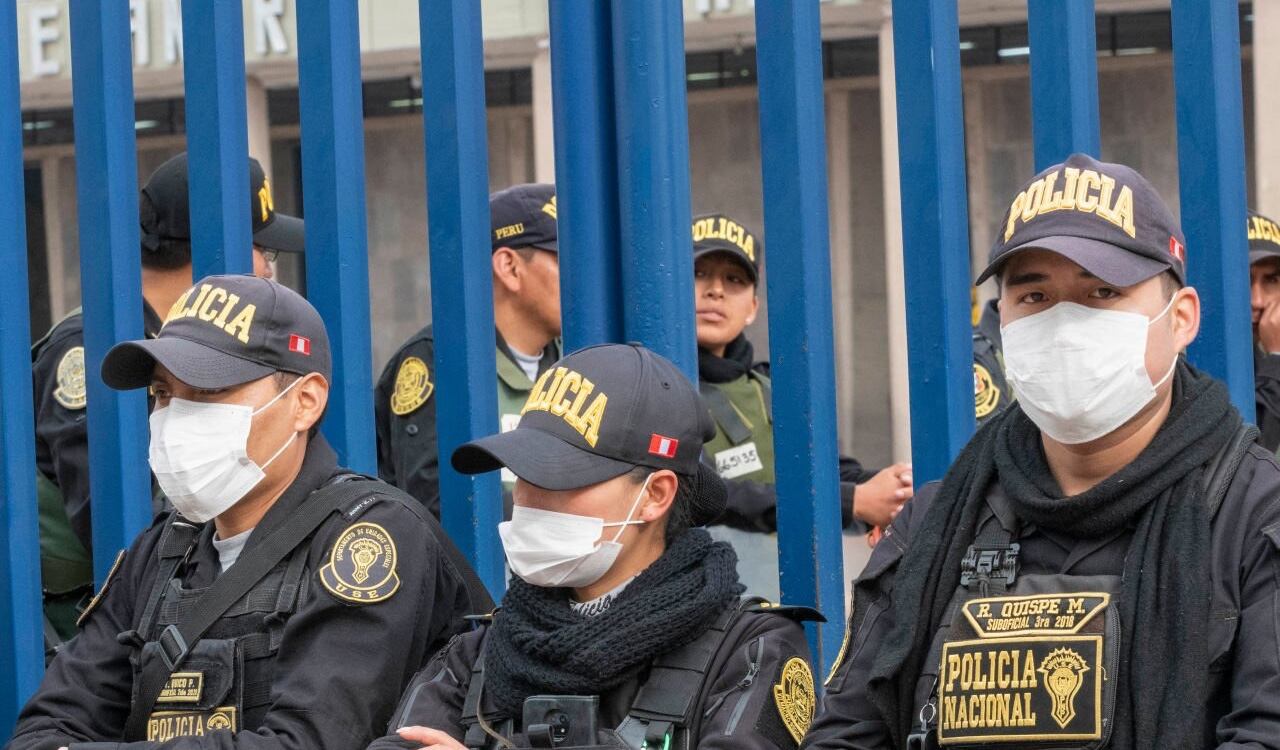 La policía de Perú sigue trabajando de manera constante para tratar de mantener el orden en las calles del país