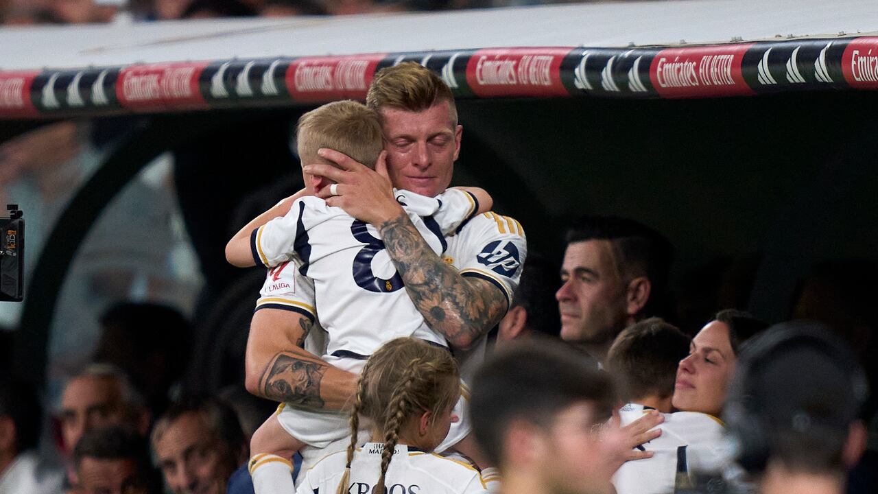 El volante del Real Madrid no aguanto las lágrimas en su último partido por liga.