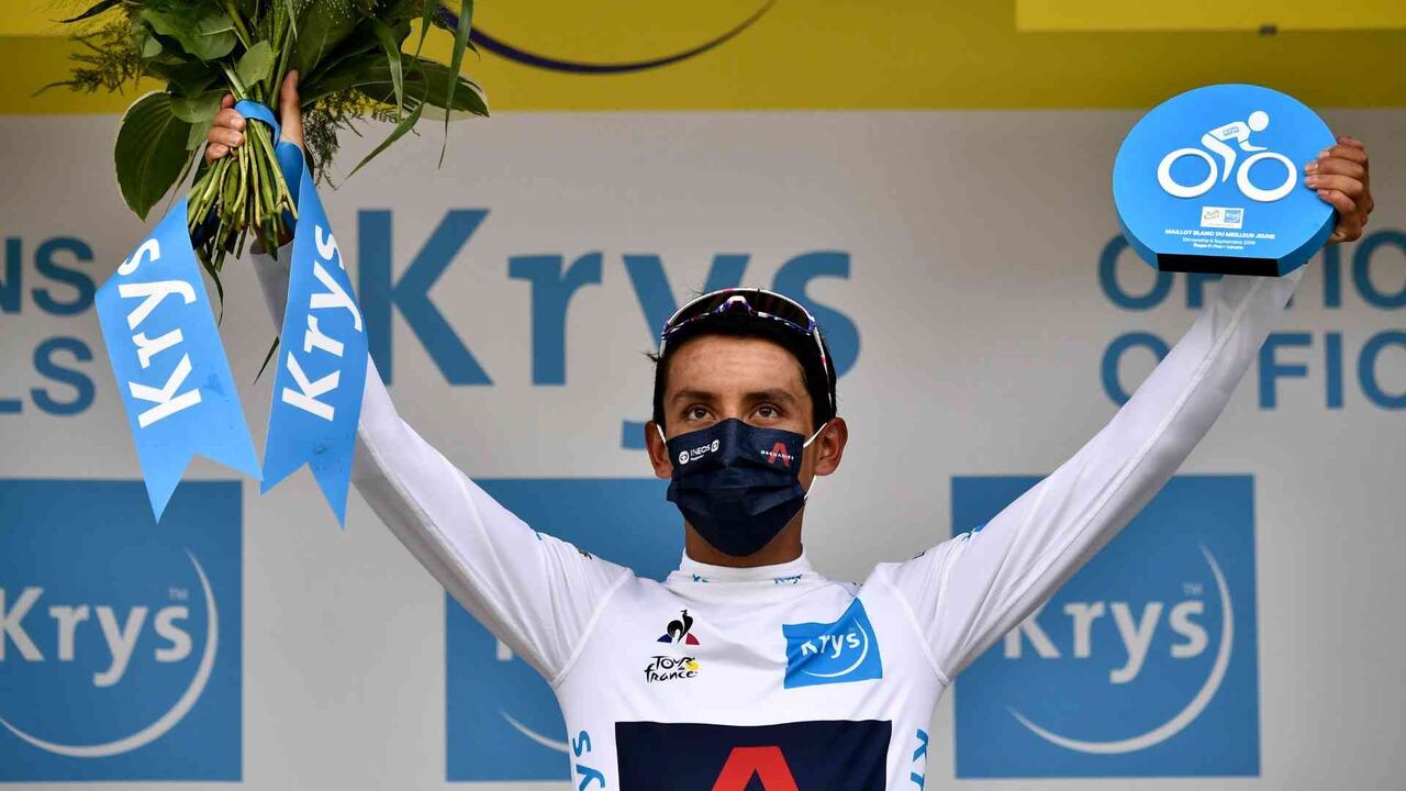 Egan Bernal, líder de los jóvenes en el Tour de Francia.