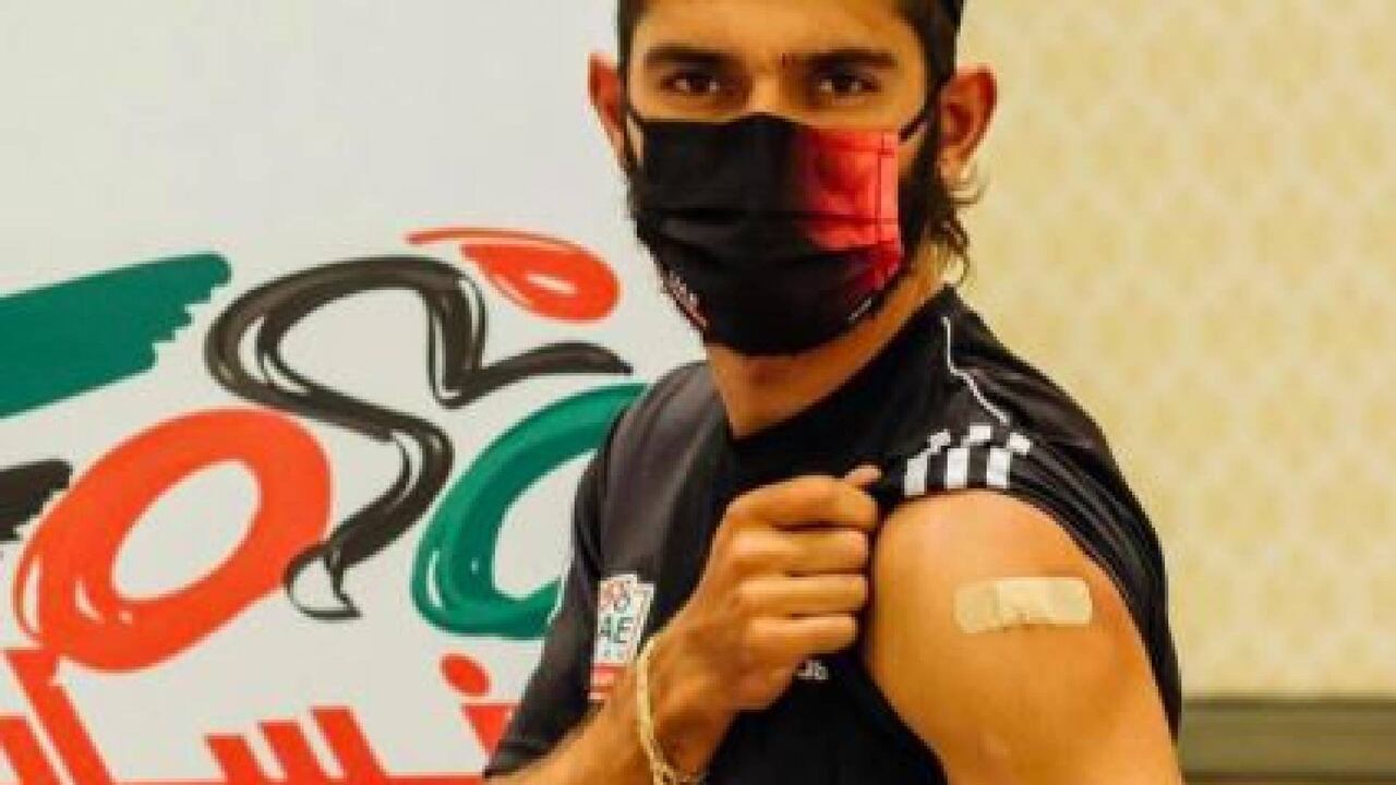 El ciclista Fernando Gaviria fue vacunado contra el coronavirus