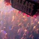 Entre 18 y 25: La etapa de los jóvenes adultos está destinada para la experimentación y conocer los límites de la libertad y la responsabilidad. Es la edad en la que se empieza a comprender lo que realmente significa el dinero y las consecuencias de no saberlo usar correctamente. Por eso, lugares como “Montañita en Ecuador, Ibiza en España, Punta del Este en Uruguay, Porto Seguro en Brasil y Cancún” –señala la compañía- son espacios de rumba y divertimento para empezar a relacionarse con el mundo y aprender que las altas deudas pesan a futuro.