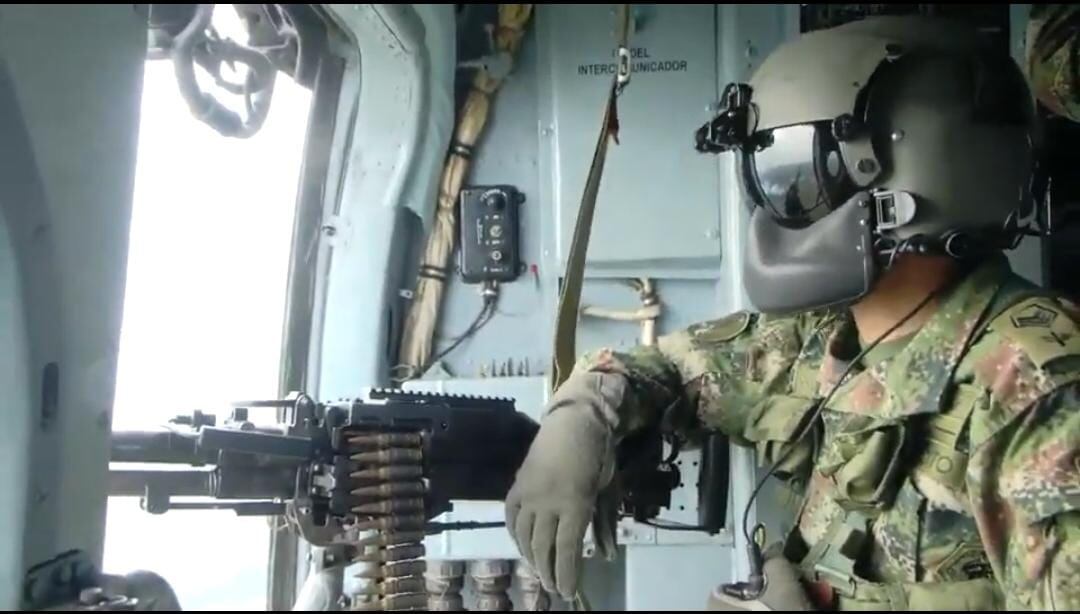 En medio de crisis de orden público en el país, el Ejército confirmó que retiró a 748 soldados profesionales.