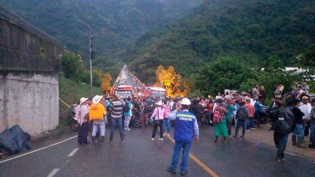 Los bloqueos de la comunidad empezaron a ser levantados.