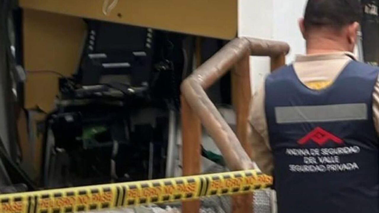 Roban cajero automático con explosivos en Juan de Acosta.