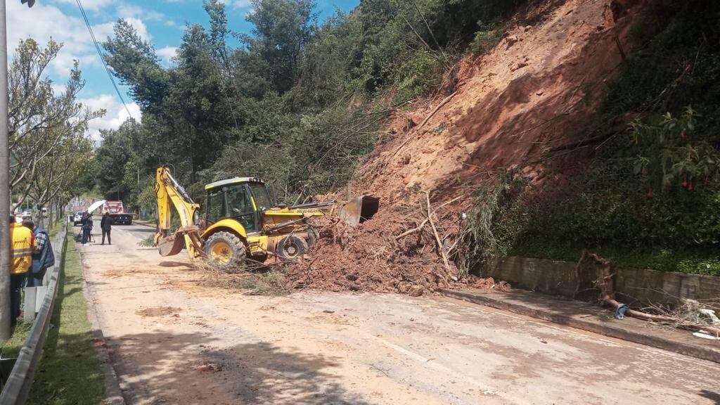 Remoción de masas en la Avenida Circunvalar por las fuertes lluvias en Bogotá