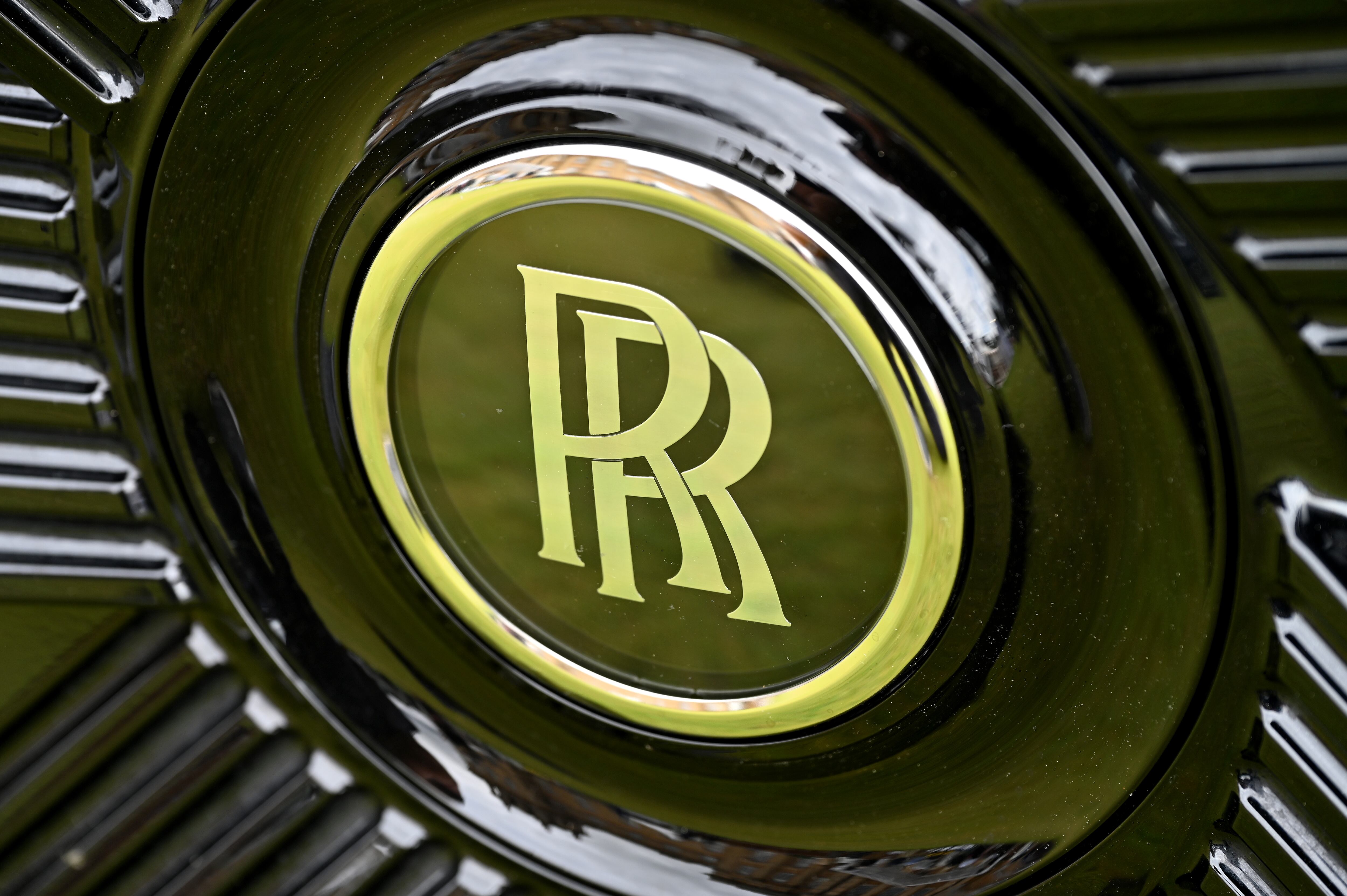 La firma es la fabricante de algunos de los carros más excéntricos del planeta